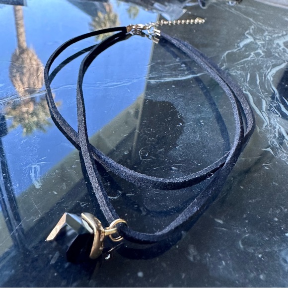 NEW ANGELES Black layered choker - Picture 1 of 5